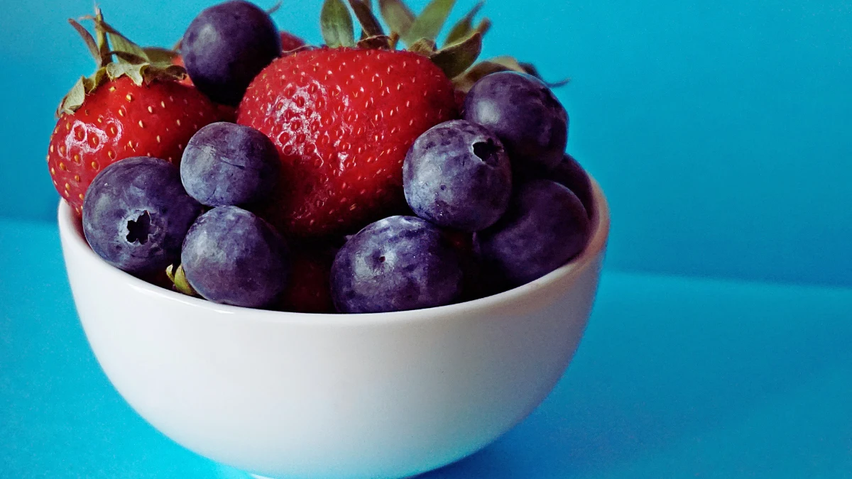 Berries (Blueberries, Strawberries)