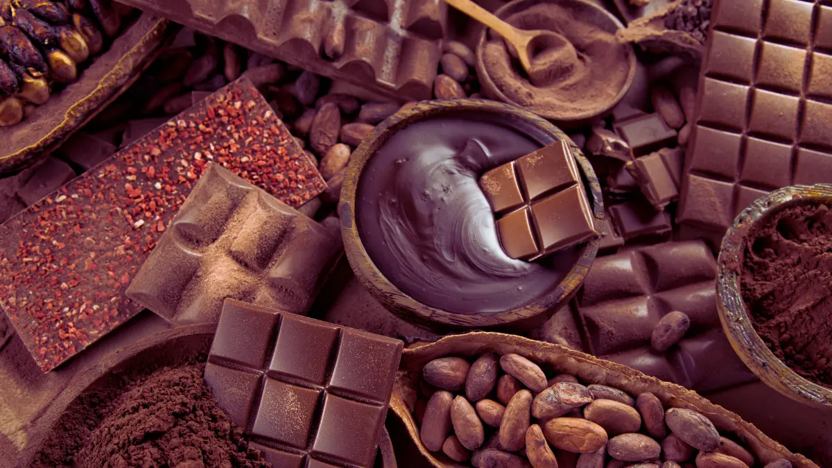 Snacking on Dark Chocolate (70%+)