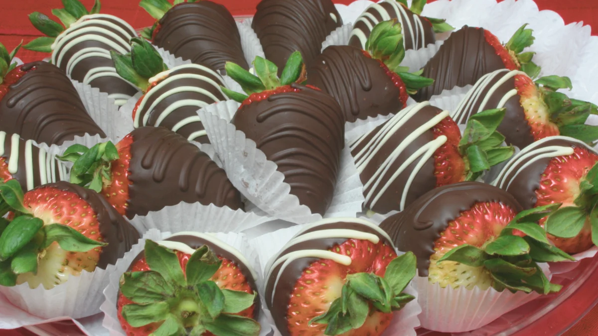 Dark Chocolate-Dipped Strawberries