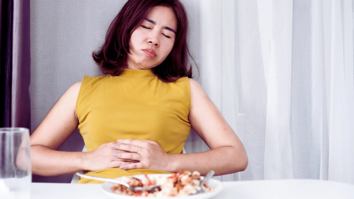 Pause Mid-Meal to Assess Fullness