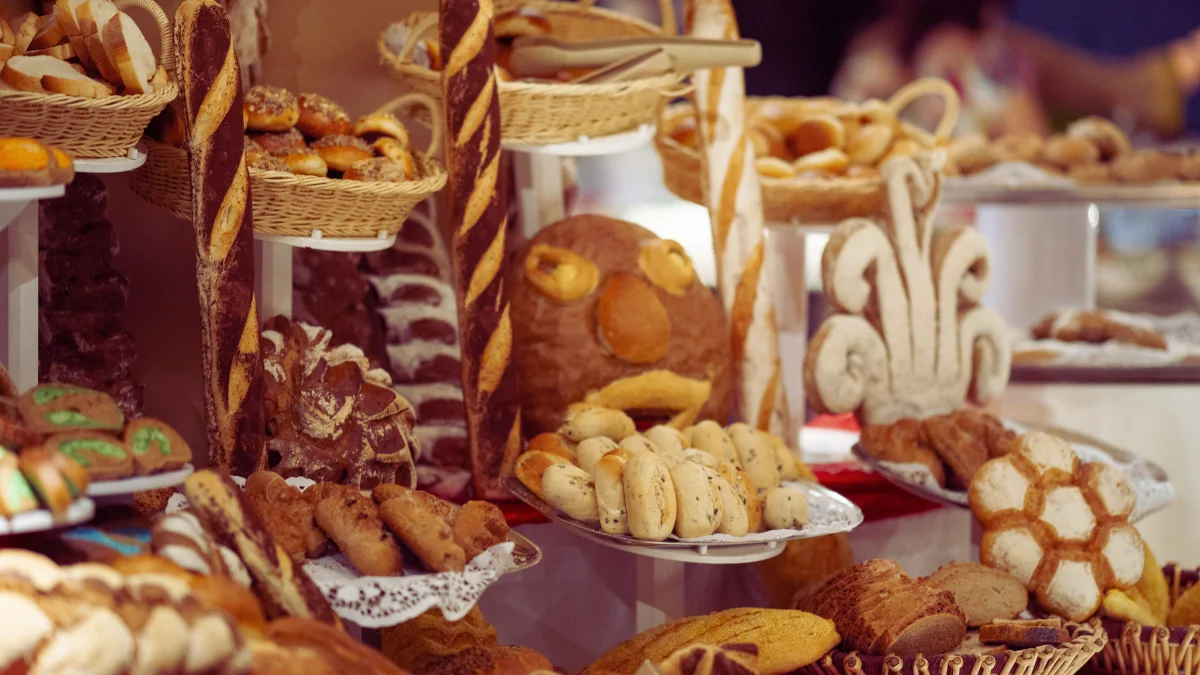 Refined Carbs (White Bread, Crackers)
