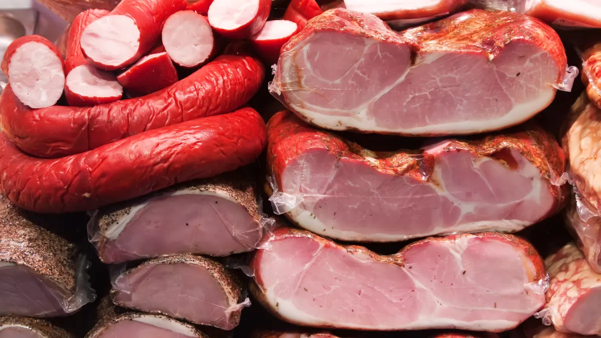 Processed Meats (The AGEs & Nitrate Bomb)