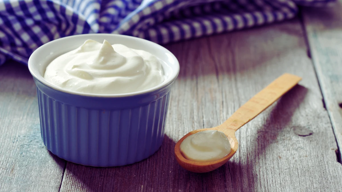 Why Greek Yogurt Works Better Than Regular Food for Muscle