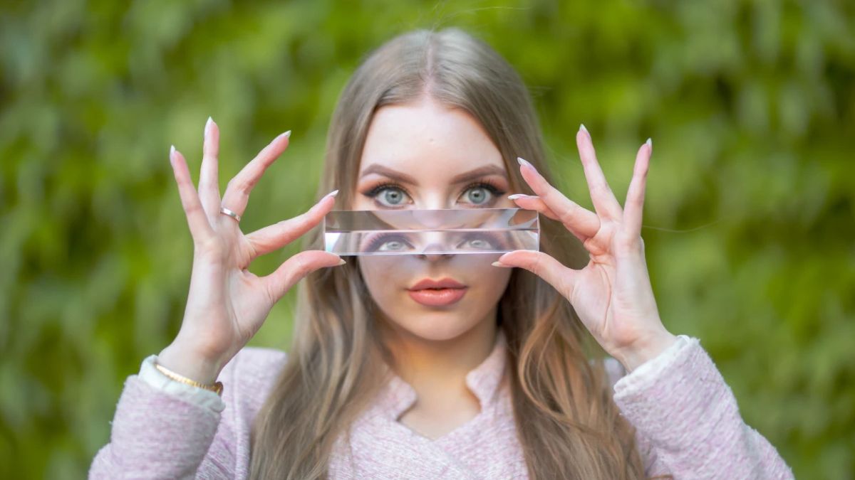 15 Vision-Boosting Nutrients Missing in Diets After 40 (According to Science)