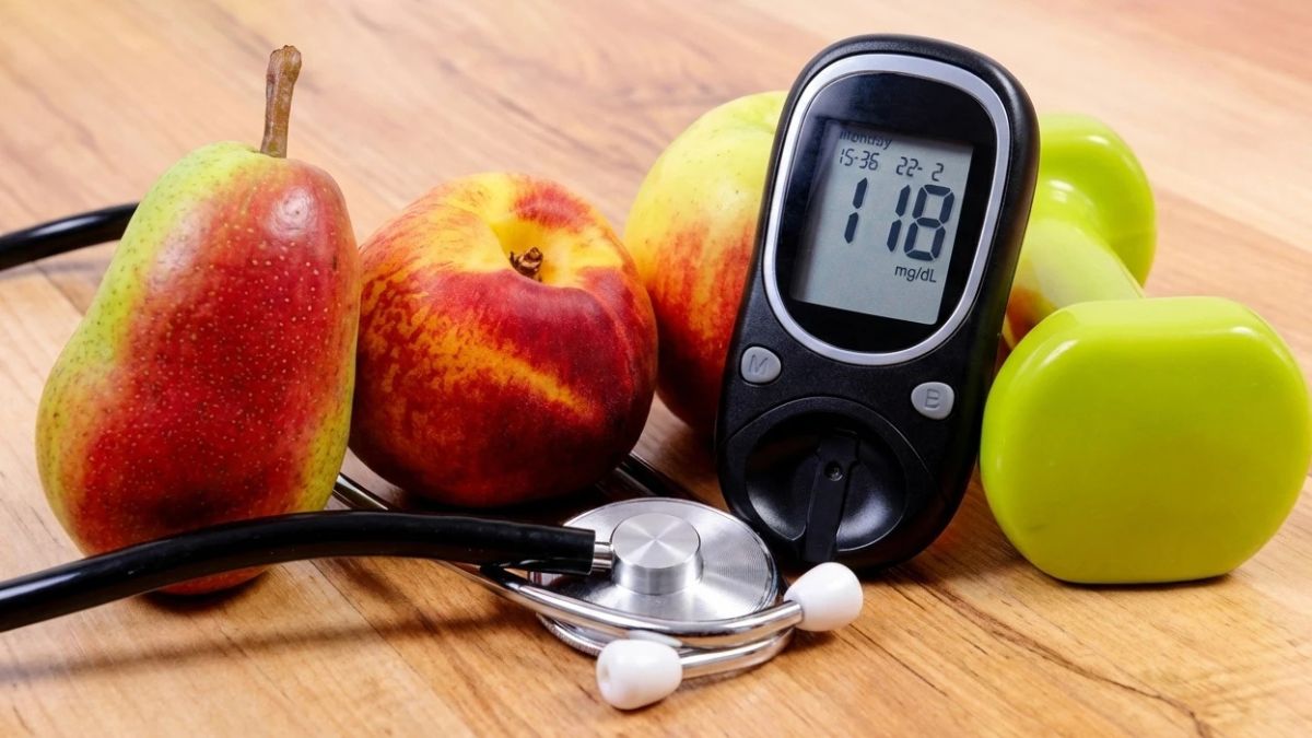 11 Foods That Balance Blood Sugar — And 5 That Spike It, According To Diabetes Experts