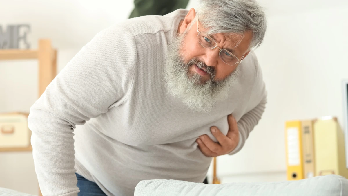 15 Warning Signs Your Body Sends Before a Heart Attack That Most People Shrug Off (Cardiologists Beg You to Listen)