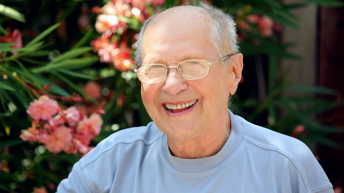 19 Longevity Secrets to Live a Healthy 100 Years (Science Backed)