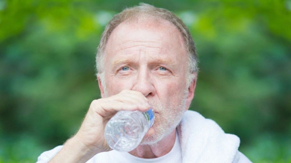 16 Signs You're Drinking Water WRONG After 60 (And It's Destroying Your Kidneys)